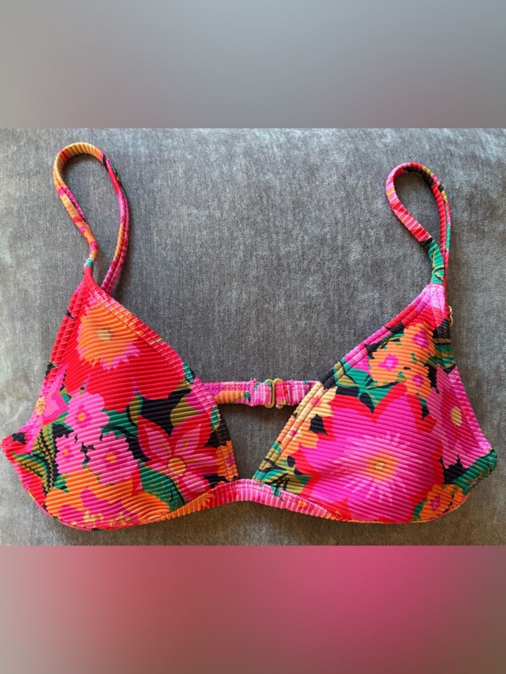 Billabong Feel the Groove Ceci Triangle Bikini Top - Dahlia print